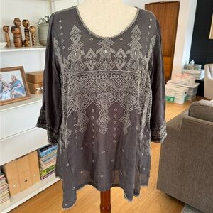 JOHNNY WAS embroidered scoop neck tunic L/XL